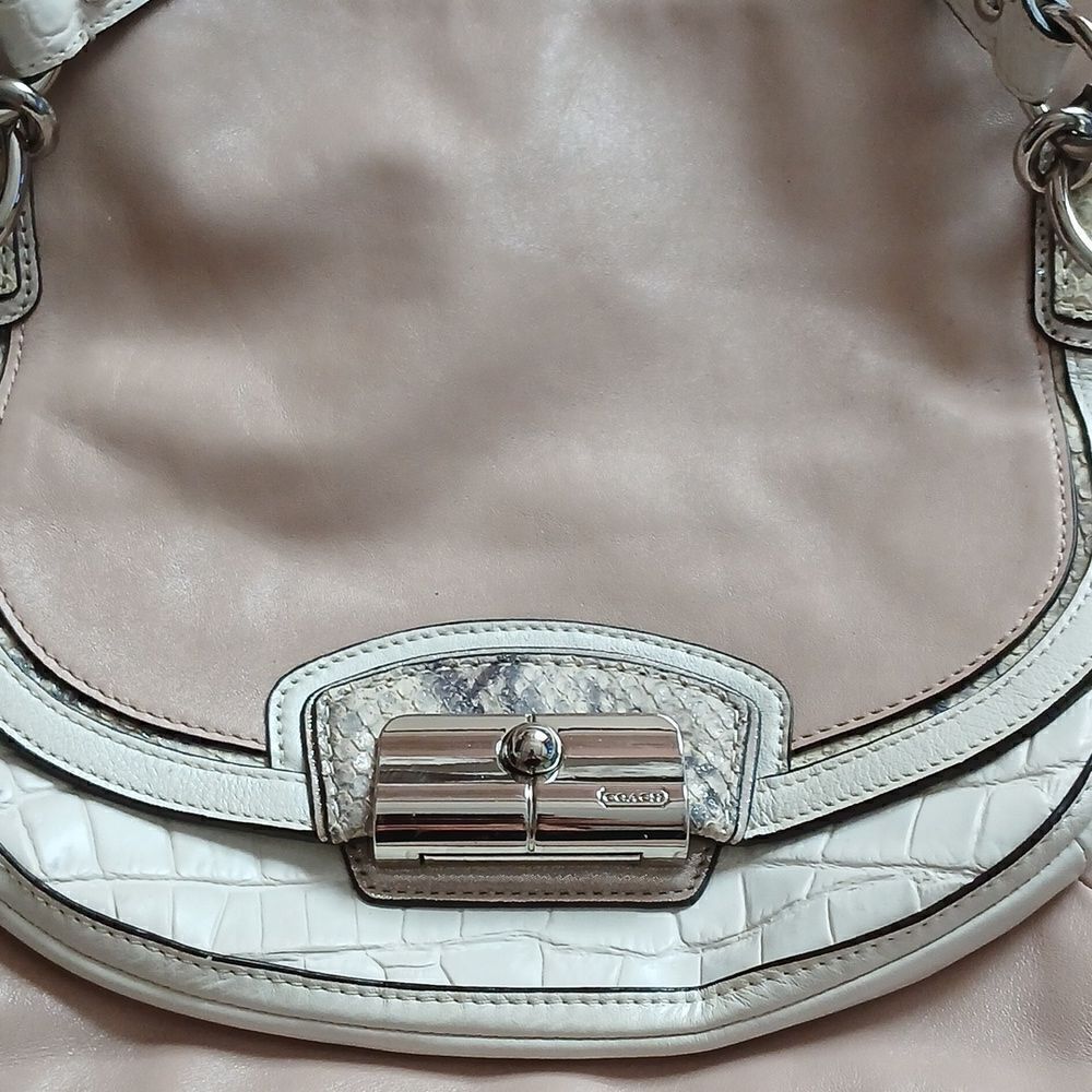 Coach   - Picture 2 of 9